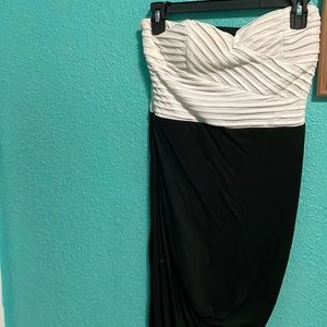 White and black mini dress. G by Guess. Size M